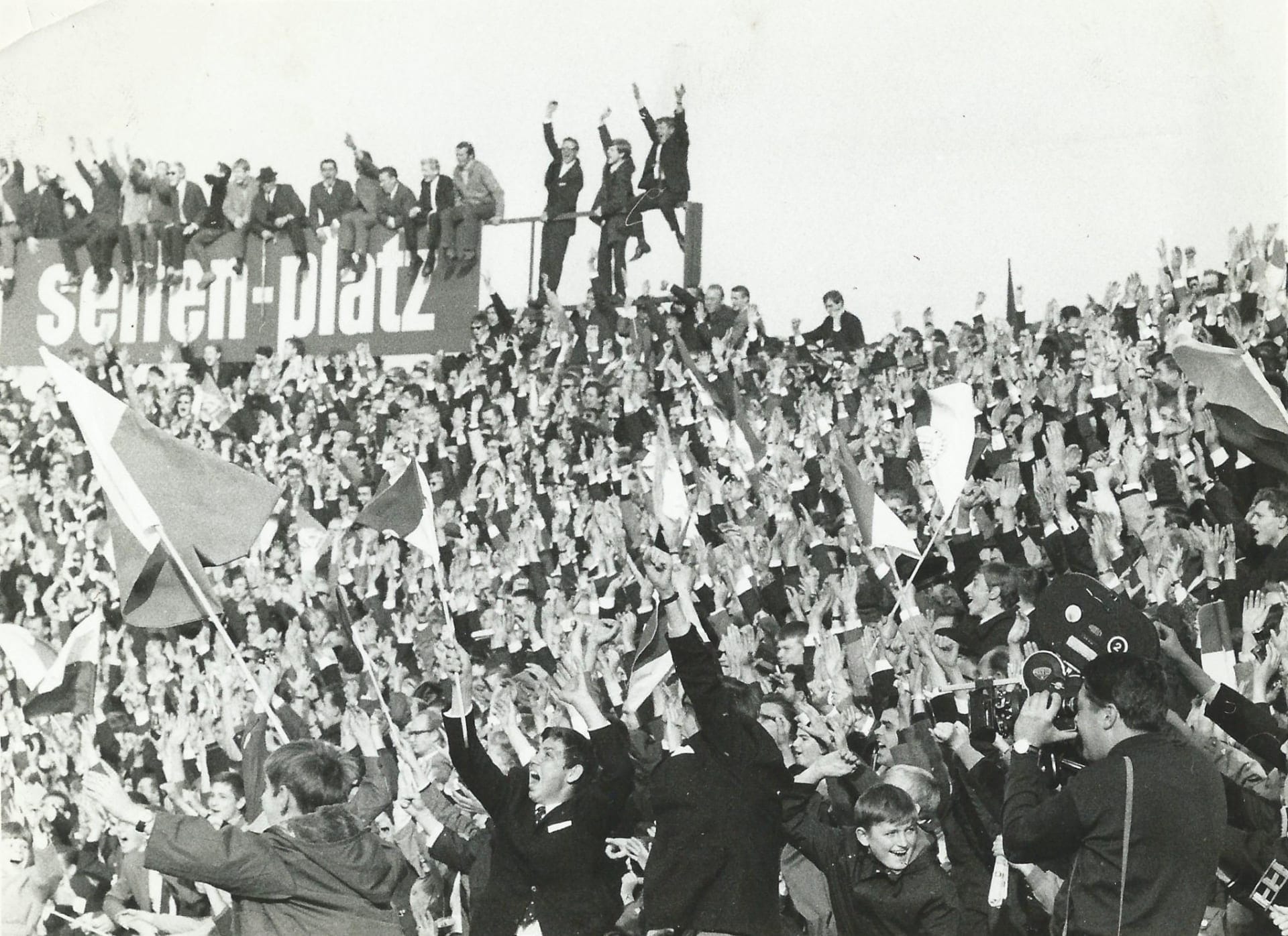Fans an alter Kampfbahn Bremer Brücke
