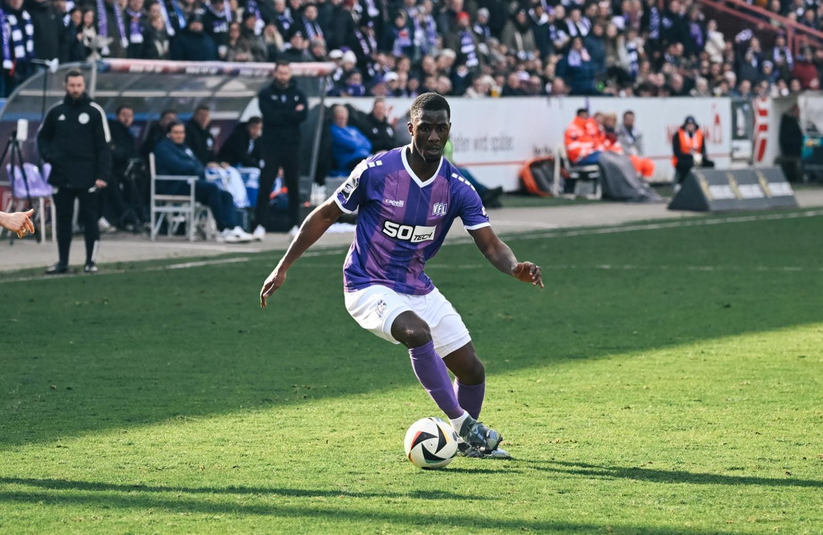 100 Spiele in Lila-Weiß für Maxwell Gyamfi