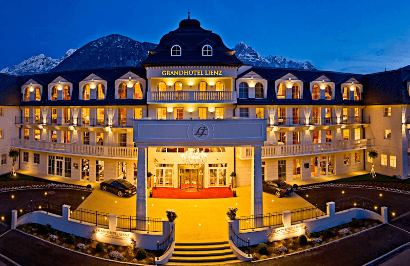 Trainingslager in Lienz: VfL bezieht Quartier im Grandhotel