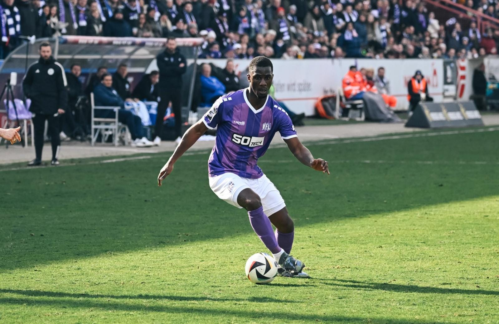 100 Spiele in Lila-Weiß für Maxwell Gyamfi