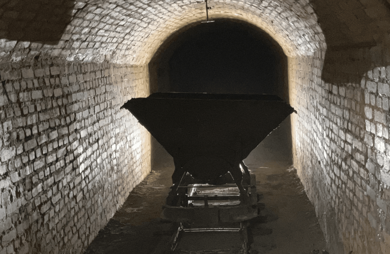 Vier Personen pro qm, aber keine Russen – Bunkertour im Kalkhügel
