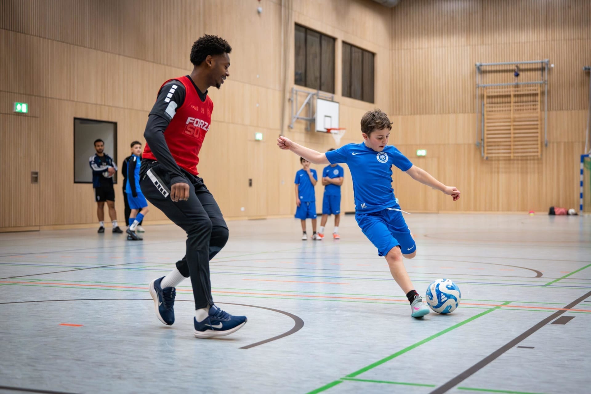 VfL-Profis sorgen für besondere Trainingseinheit in Schinkel