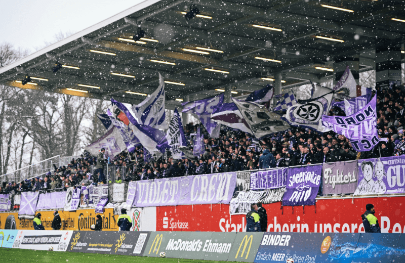 Entlastungszug zum Spiel nach Hannover