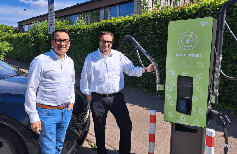 Neue Schnellladesäule am Sportpark Illoshöhe stärkt Osnabrücks E-Mobilität