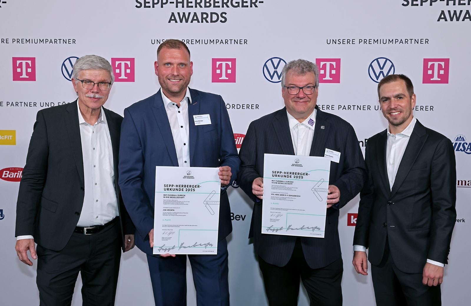 Sepp-Herberger-Award_lahm.jpeg Sepp-Herberger-Award_lahm.jpeg