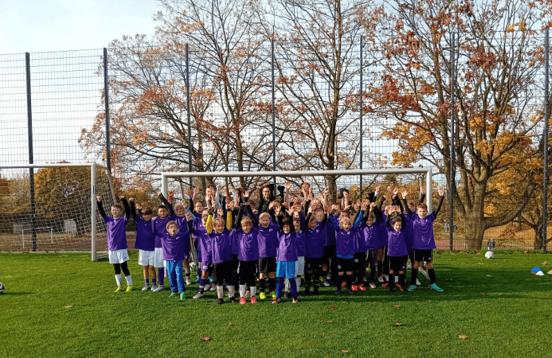 Unvergessliches Erlebnis für kleine VfL-Fans: Spieltagscamp begeistert mit Training und Stadionbesuch