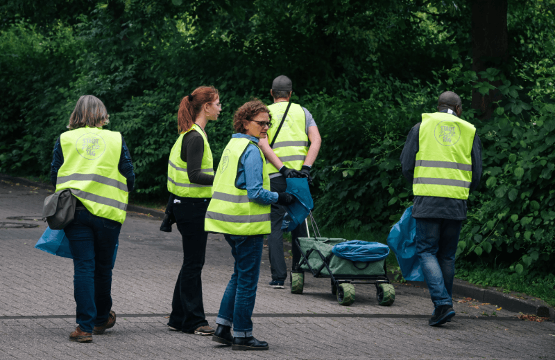 Verantwortung für den Schinkel – Nachbarn und VfLer räumen auf